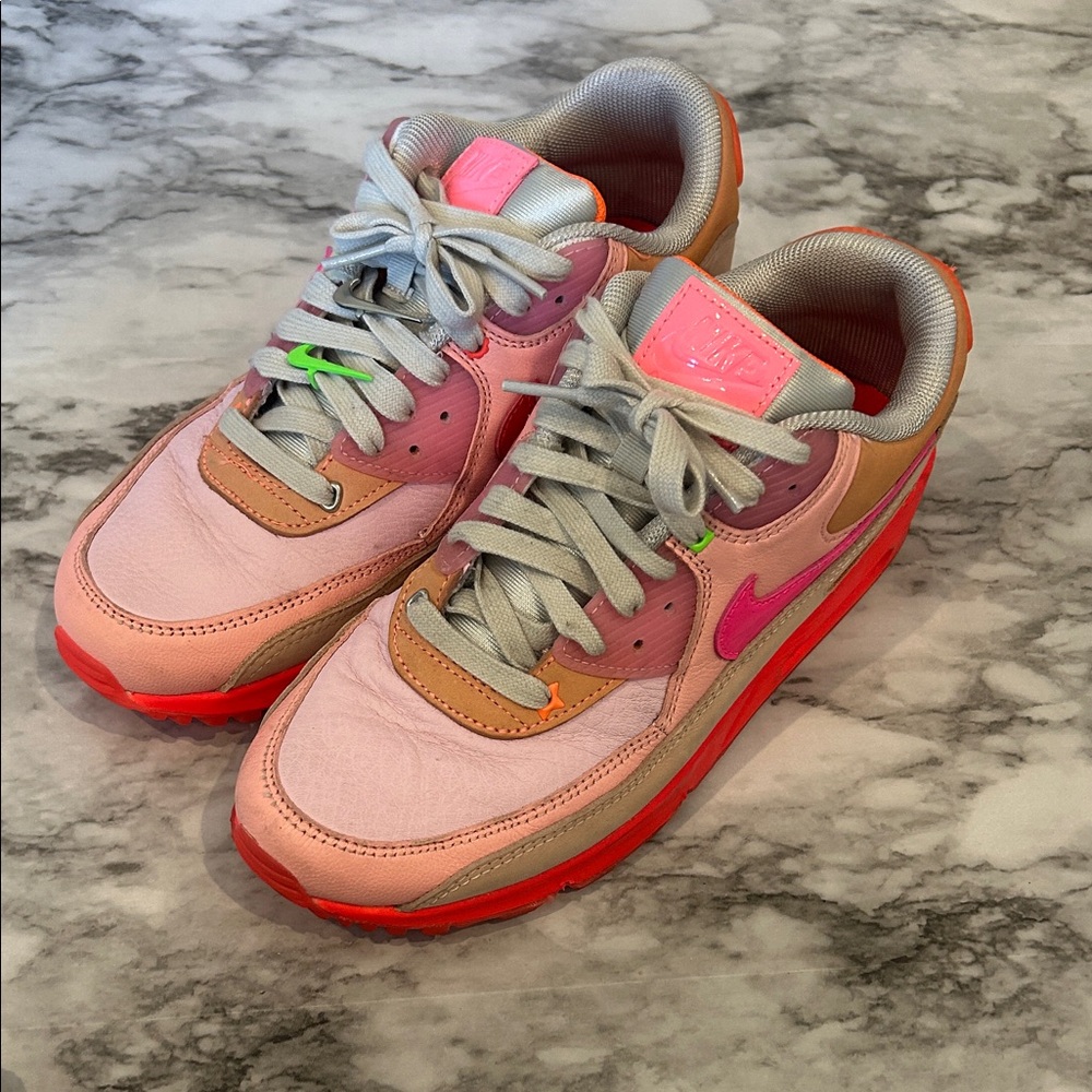 Nike Air Max 90 SE Women’s Sneakers | Pink Coral Gray | Size 8.5